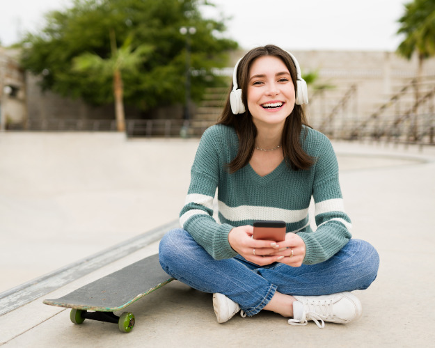 woman enjoying her day at the skatepark